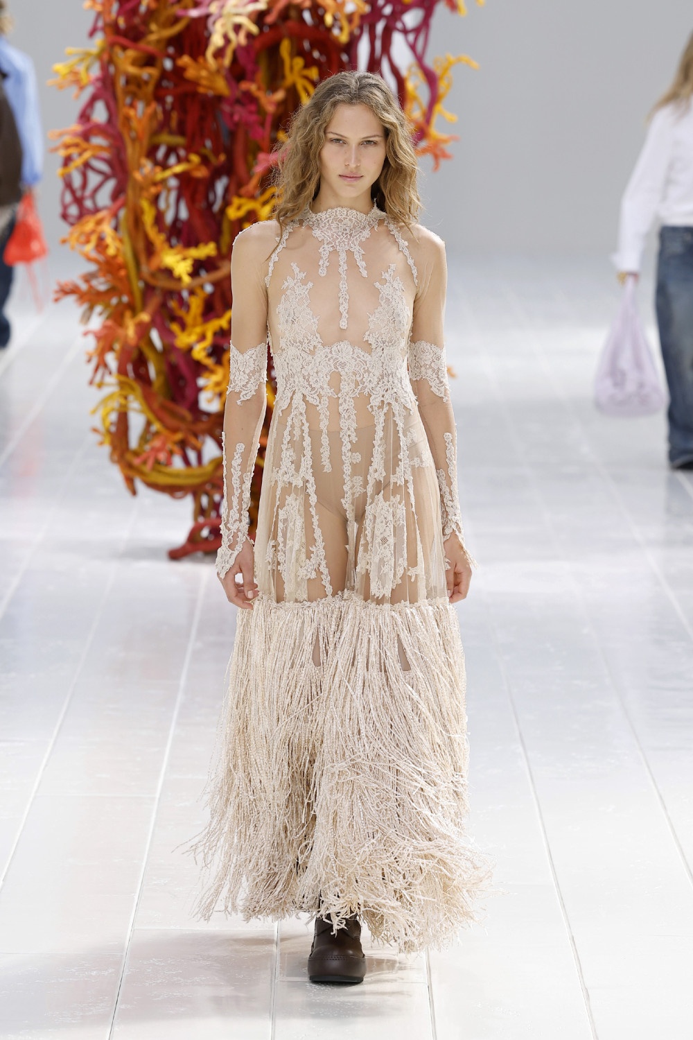 Balenciaga lleva los códigos couture al armario cotidiano