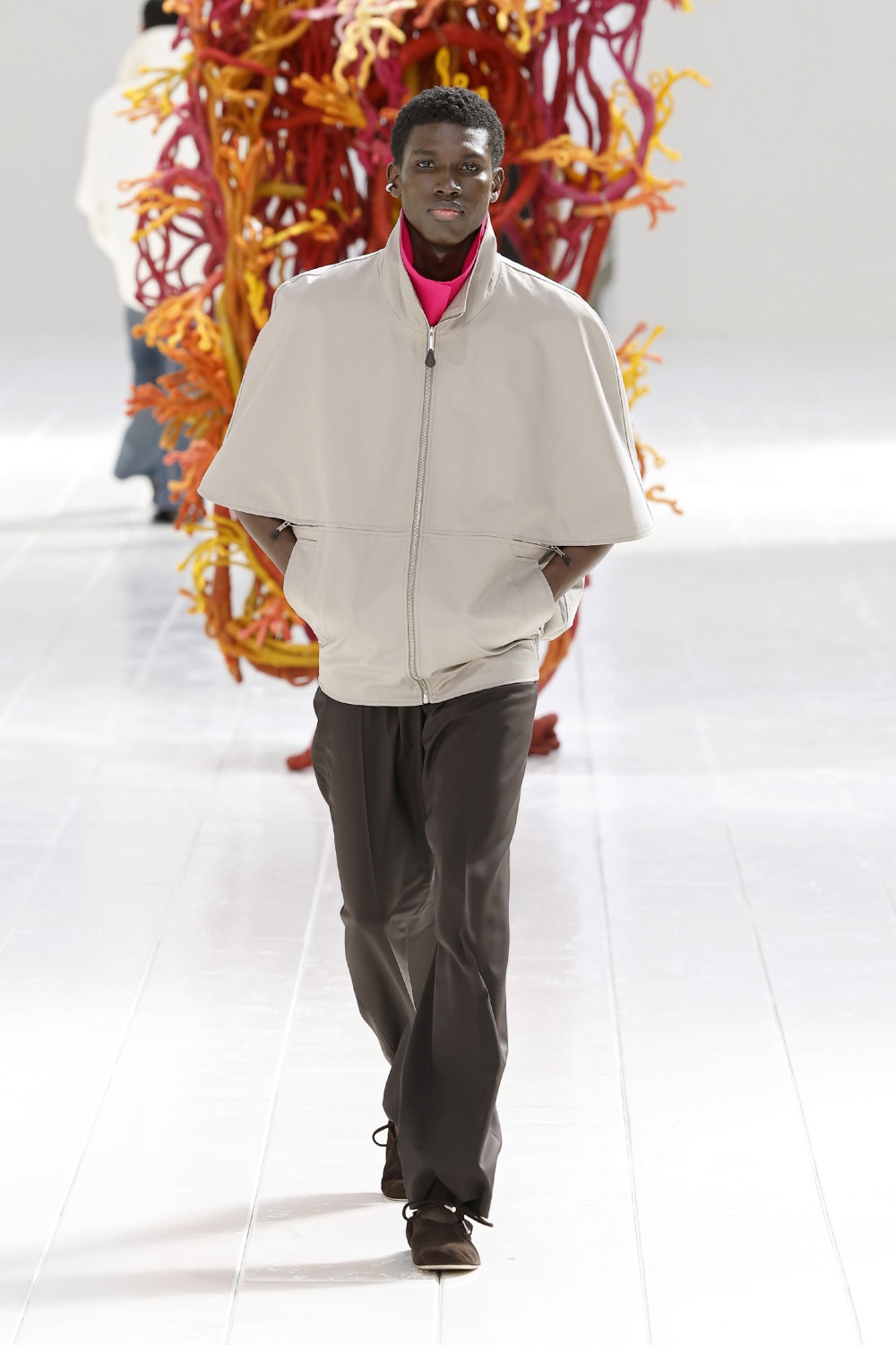 Balenciaga lleva los códigos couture al armario cotidiano