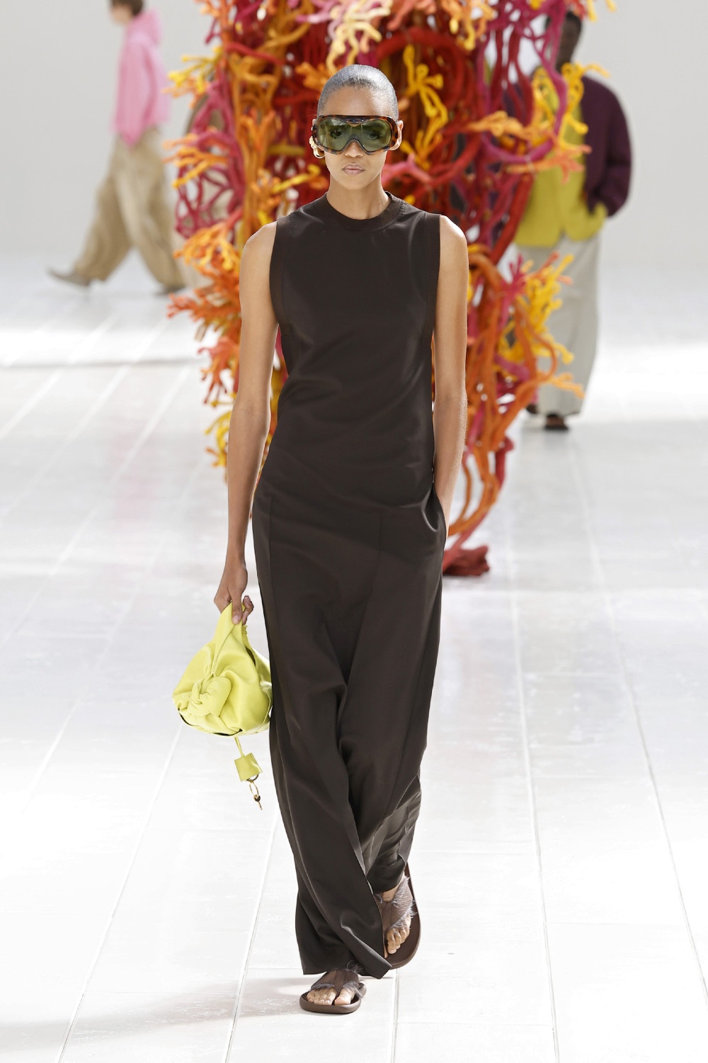 Balenciaga lleva los códigos couture al armario cotidiano