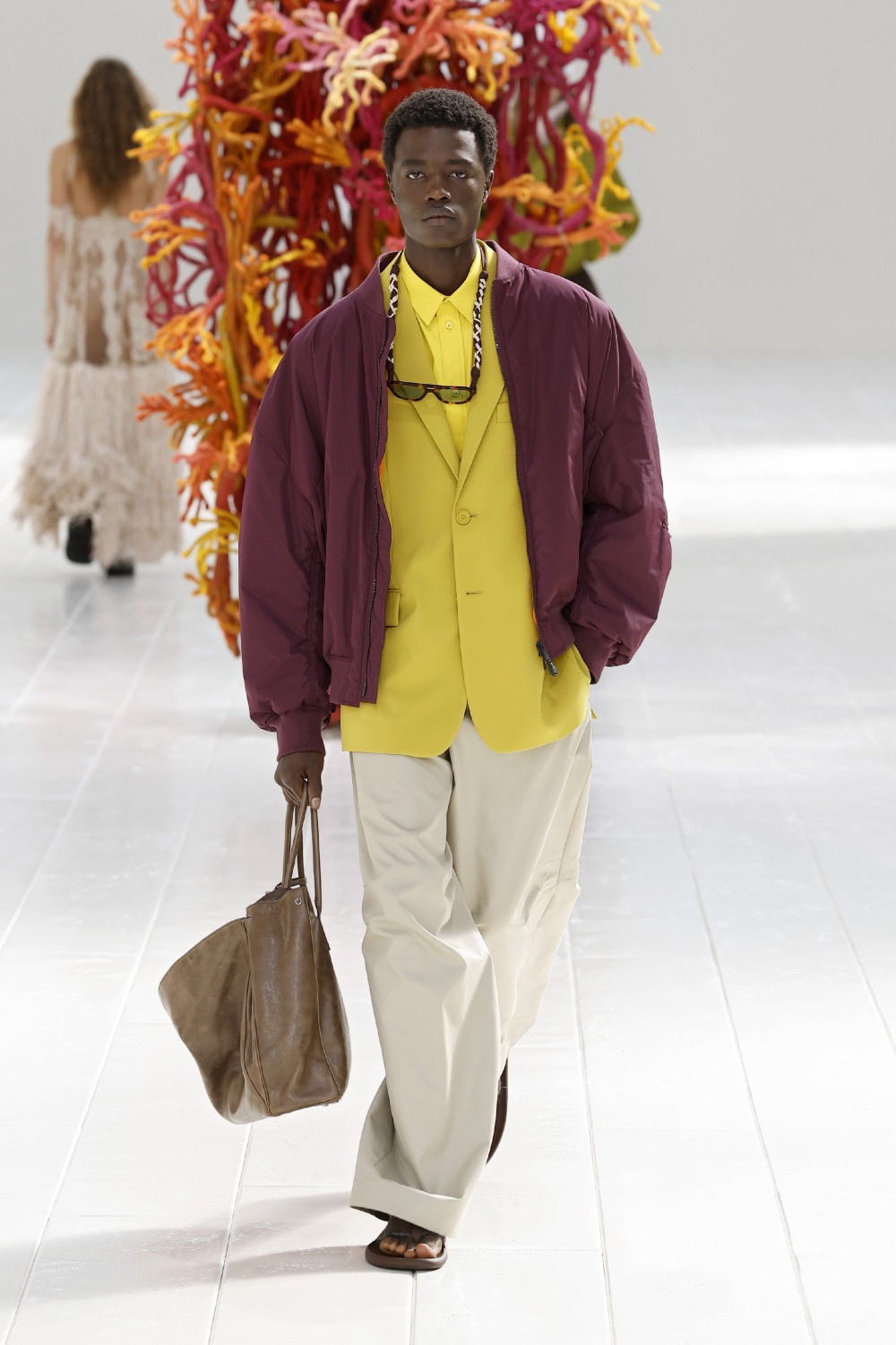 Balenciaga lleva los códigos couture al armario cotidiano