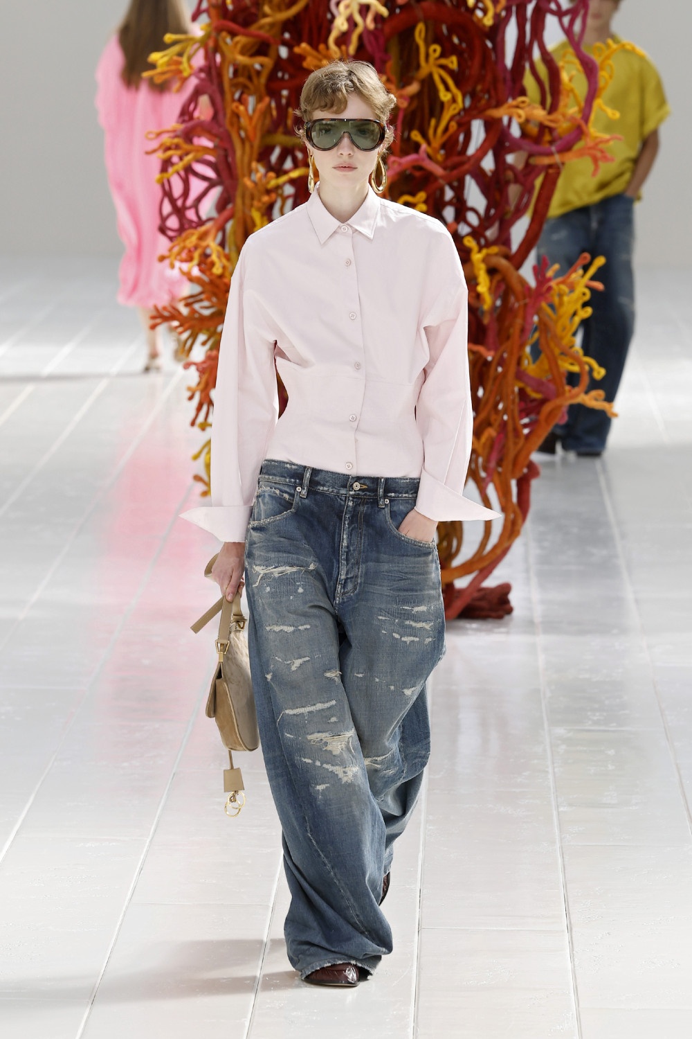 Balenciaga lleva los códigos couture al armario cotidiano