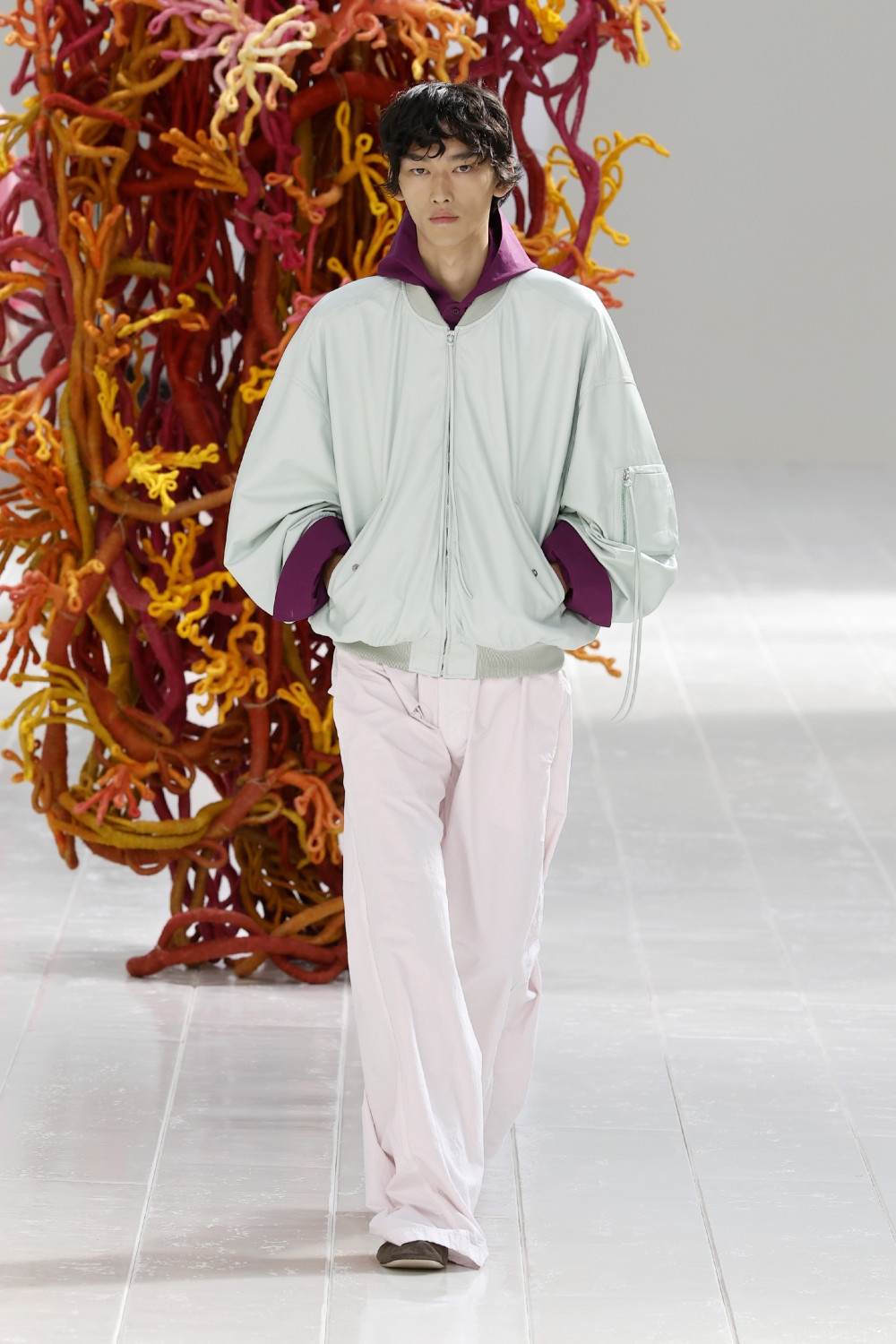 Balenciaga lleva los códigos couture al armario cotidiano