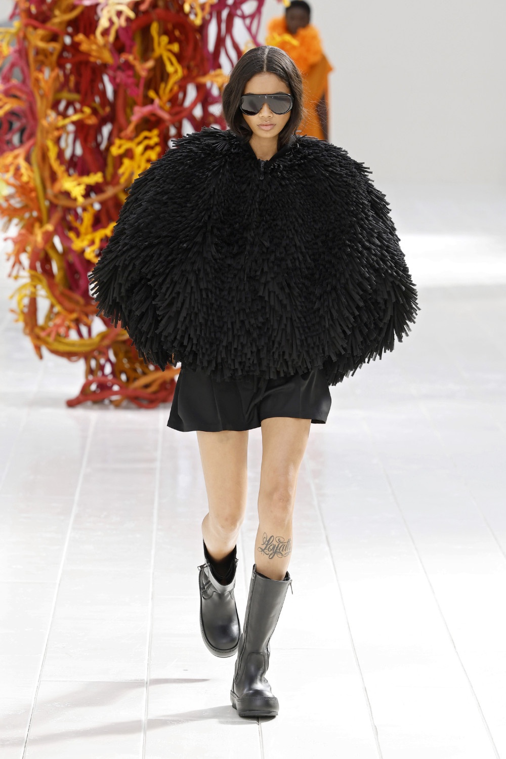 Balenciaga lleva los códigos couture al armario cotidiano