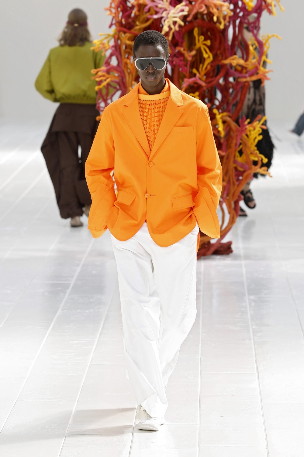 Balenciaga lleva los códigos couture al armario cotidiano