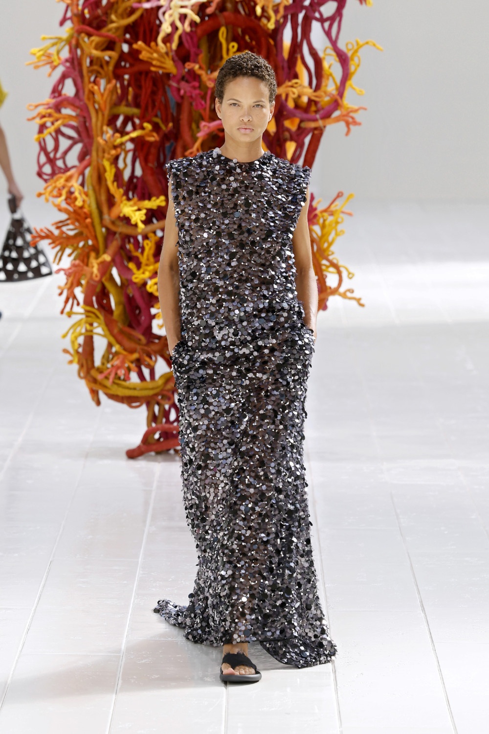 Balenciaga lleva los códigos couture al armario cotidiano