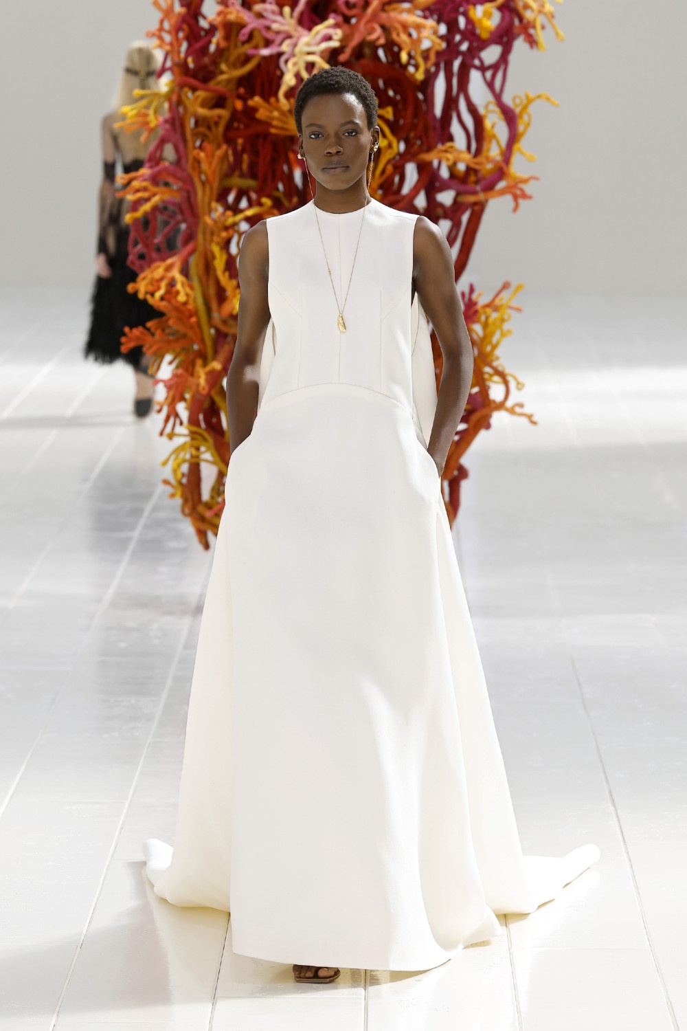 Balenciaga lleva los códigos couture al armario cotidiano