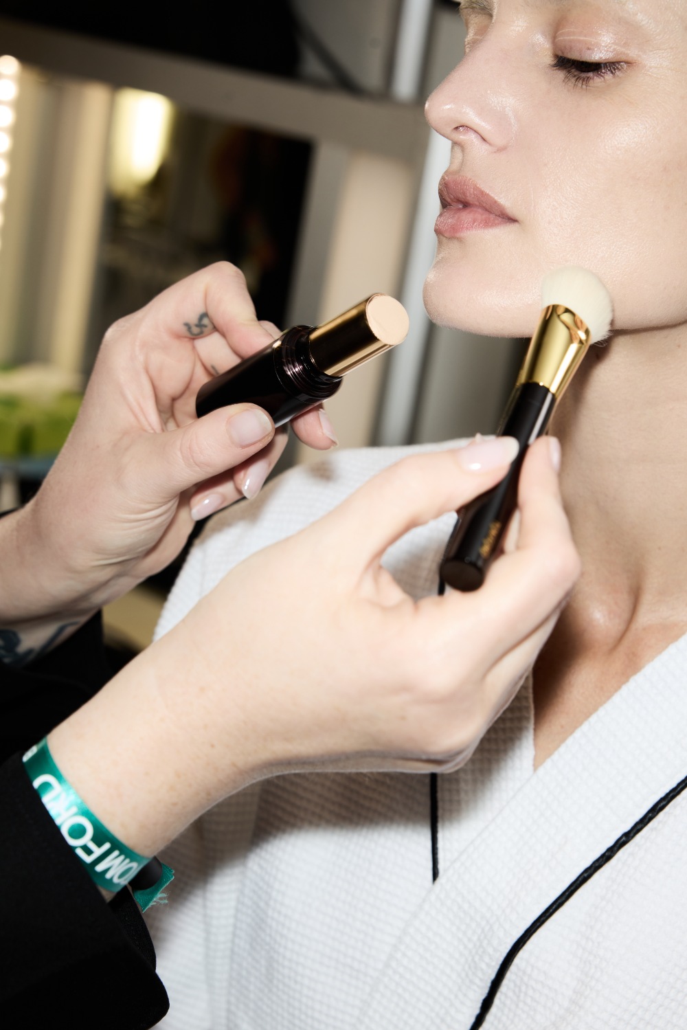 La seducción más fría llega al beauty look de Tom Ford SS27