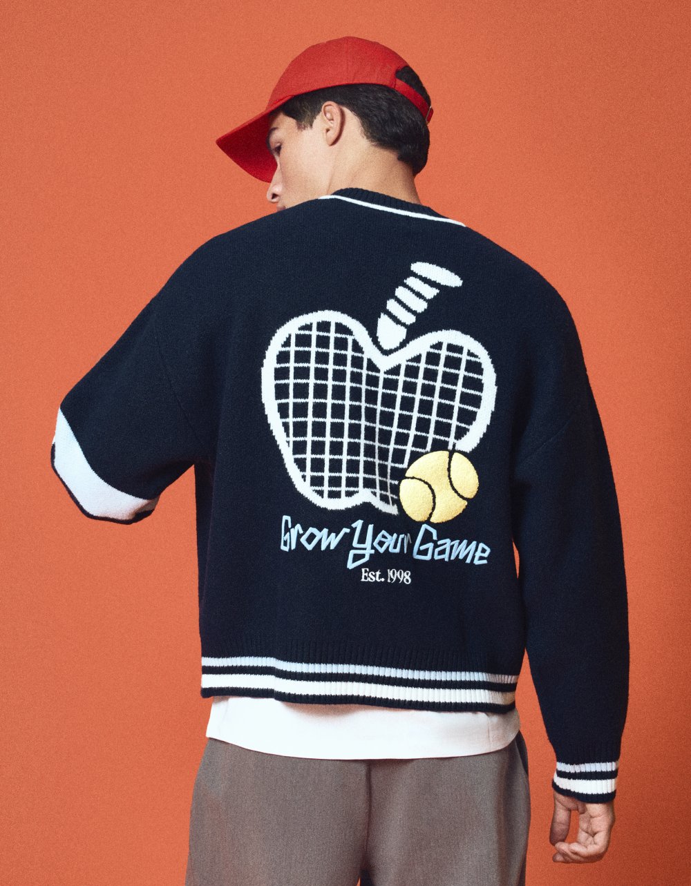 El arte de Nathan Walker llega a los esenciales de Bershka