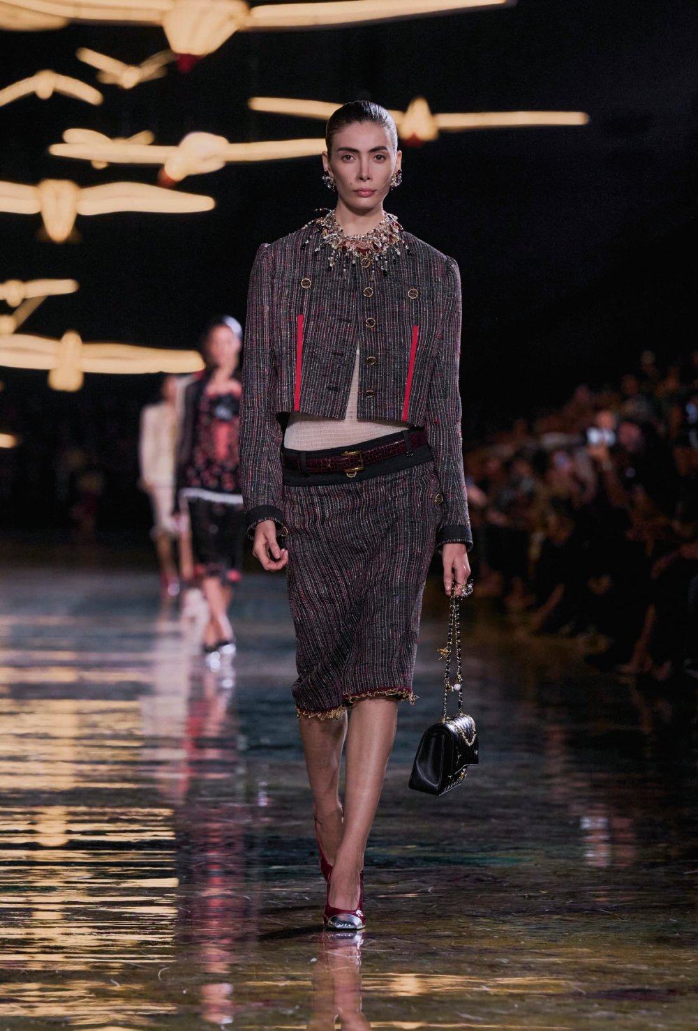 Chanel revisita y reedita sus propias eras para SS27