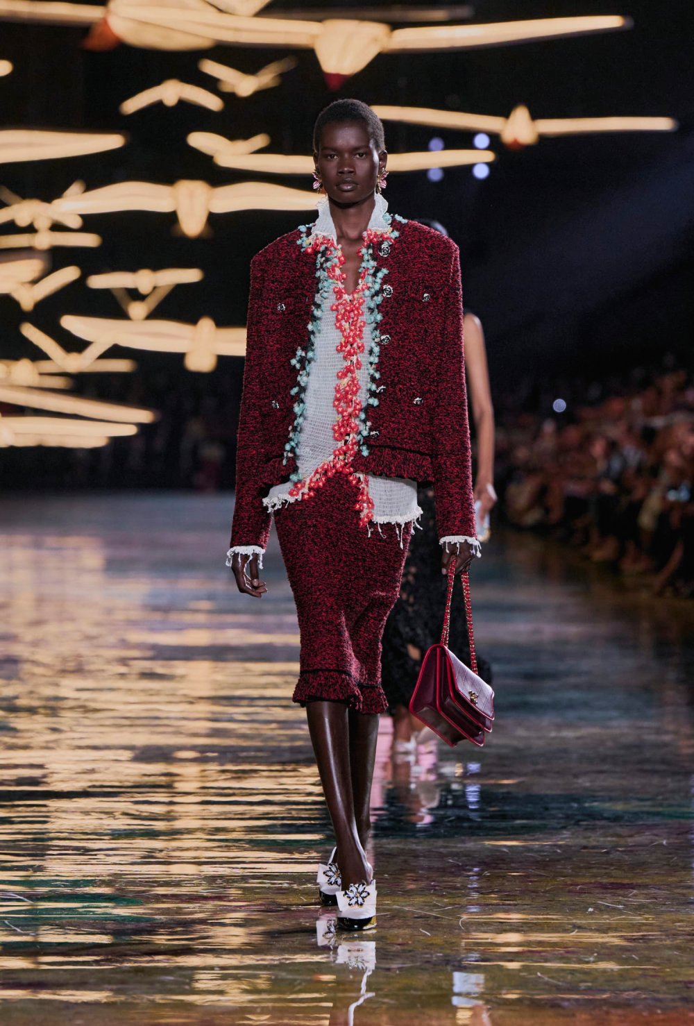 Chanel revisita y reedita sus propias eras para SS27
