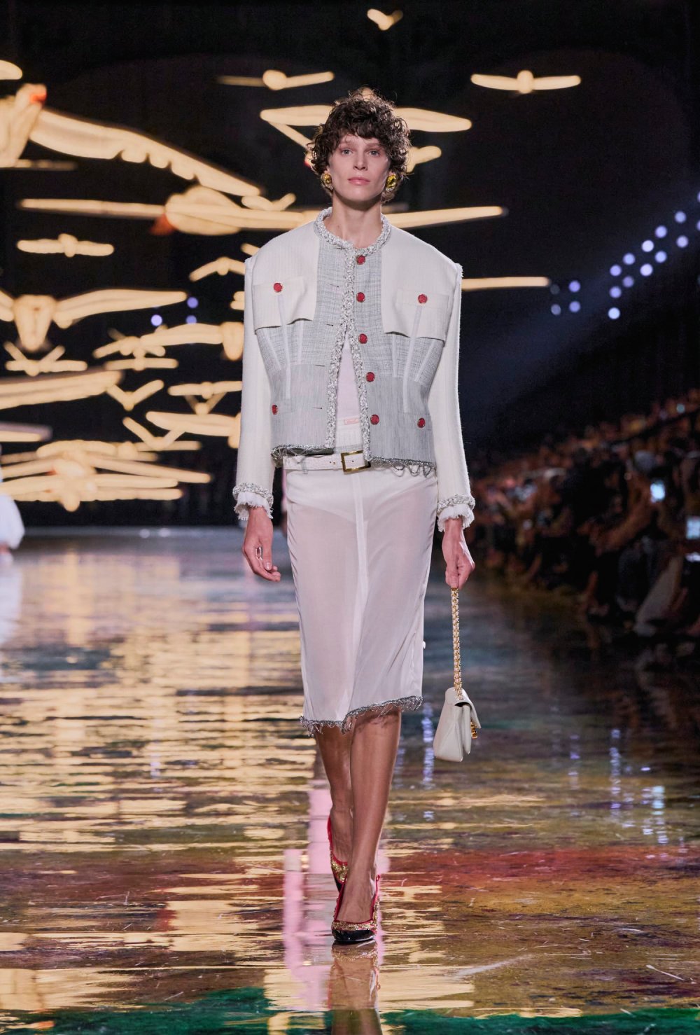 Chanel revisita y reedita sus propias eras para SS27