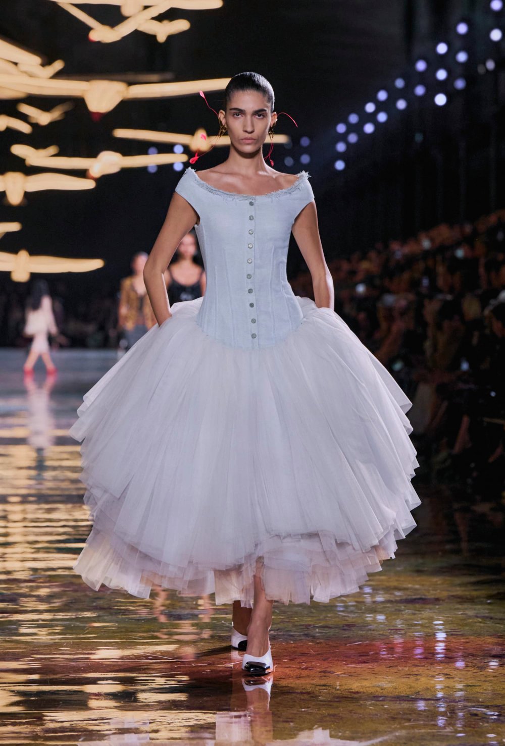 Chanel revisita y reedita sus propias eras para SS27