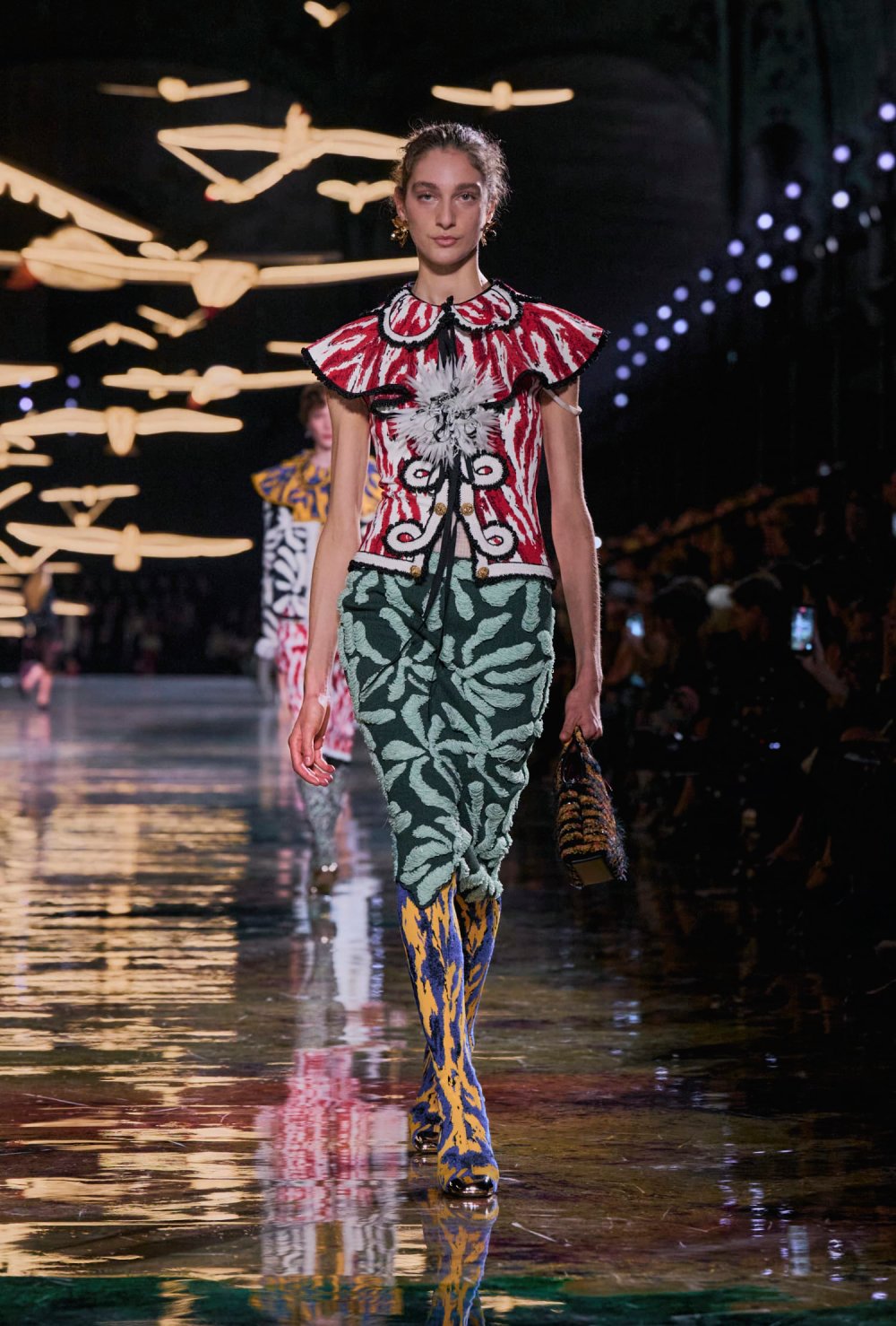 Chanel revisita y reedita sus propias eras para SS27