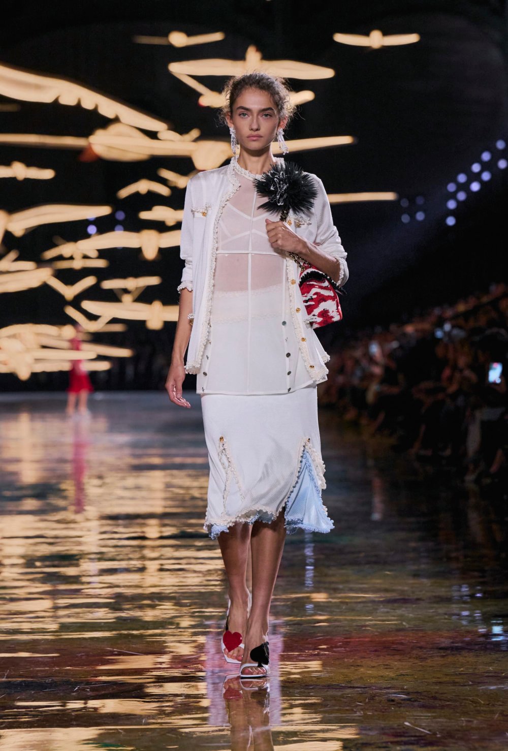 Chanel revisita y reedita sus propias eras para SS27