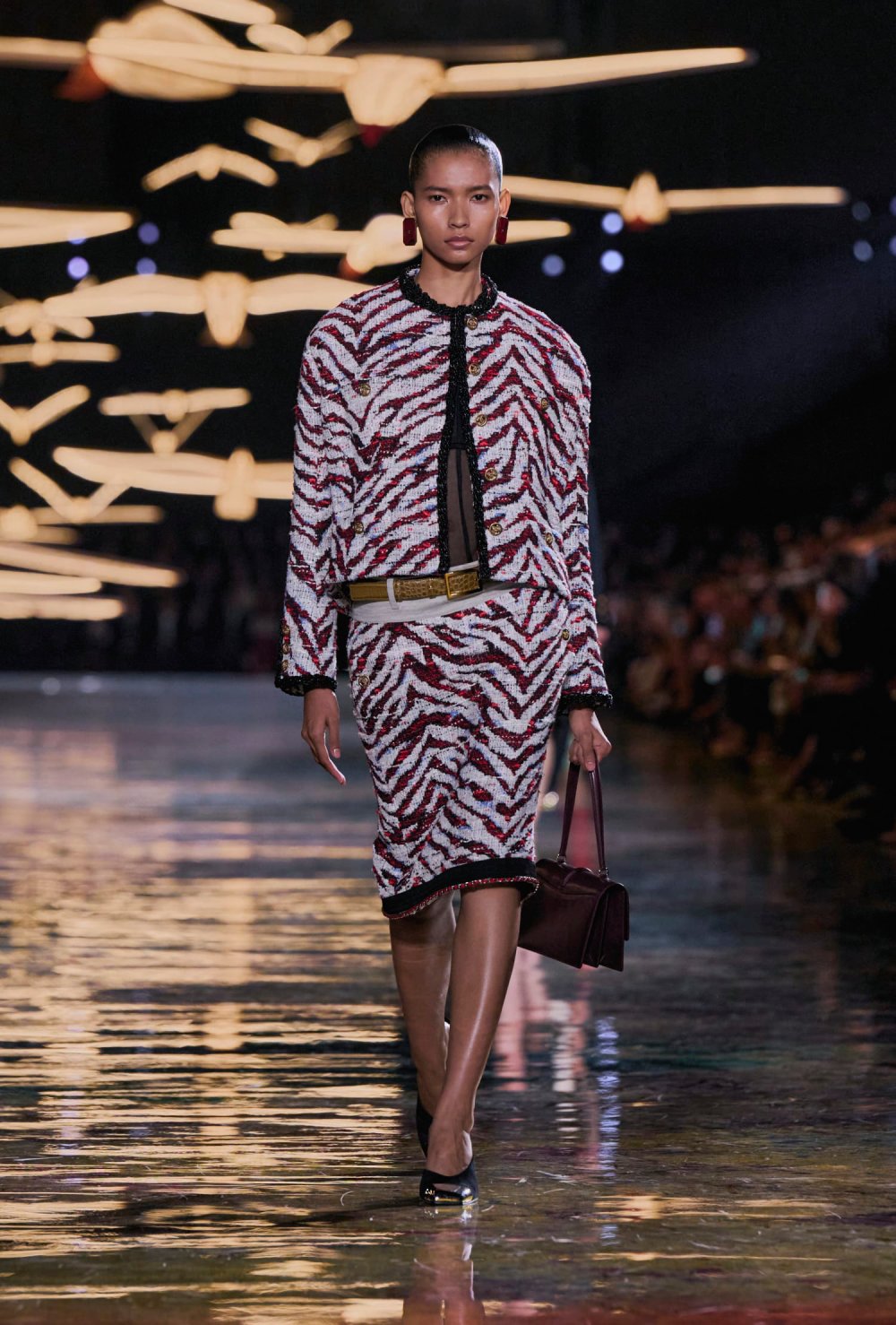 Chanel revisita y reedita sus propias eras para SS27