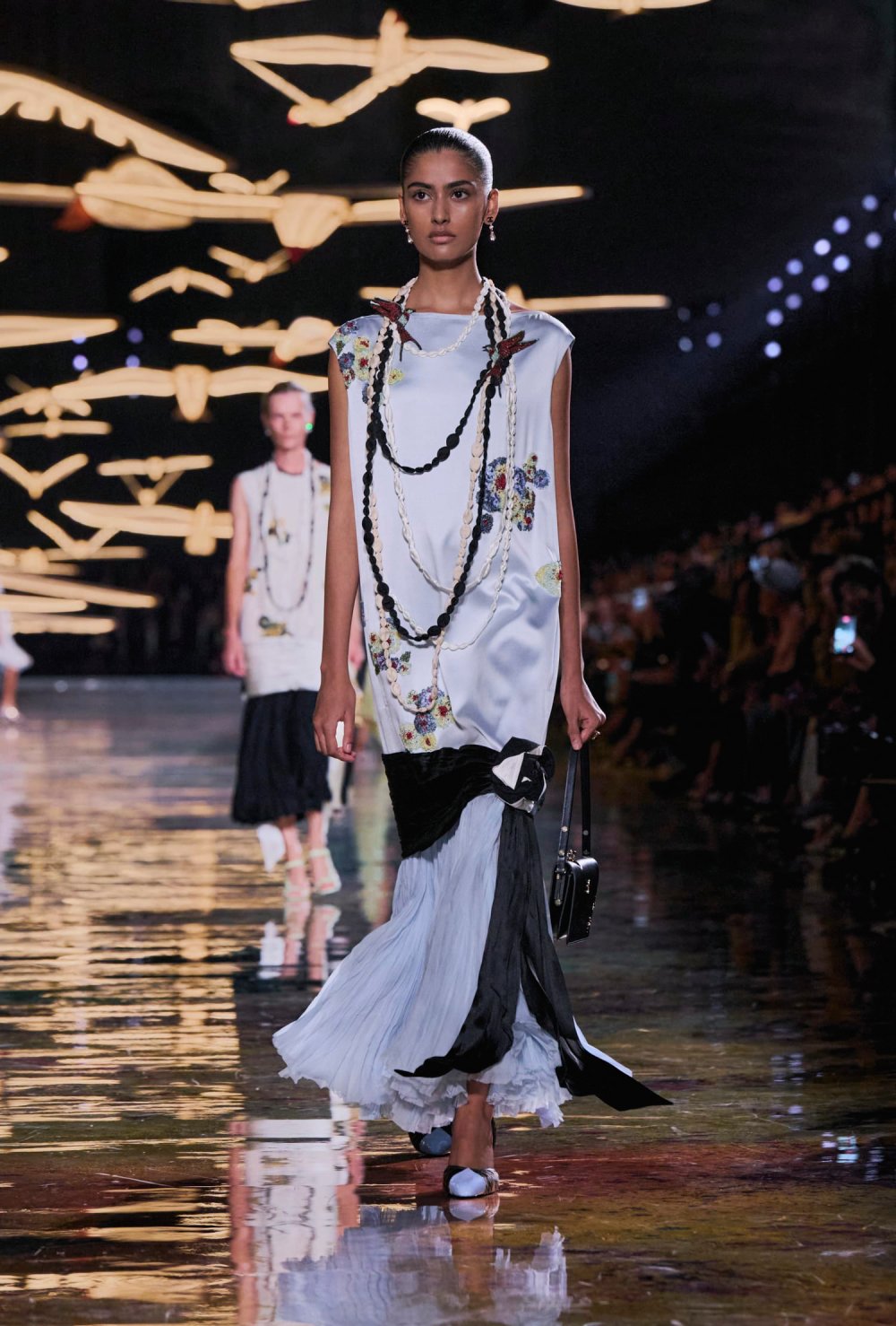 Chanel revisita y reedita sus propias eras para SS27