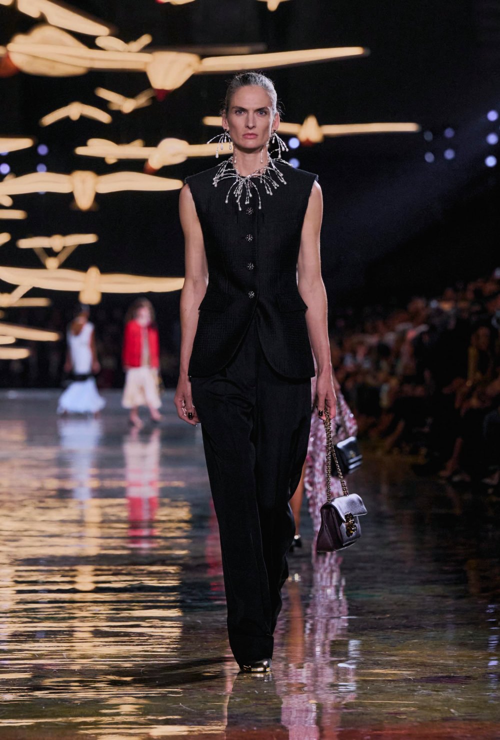 Chanel revisita y reedita sus propias eras para SS27