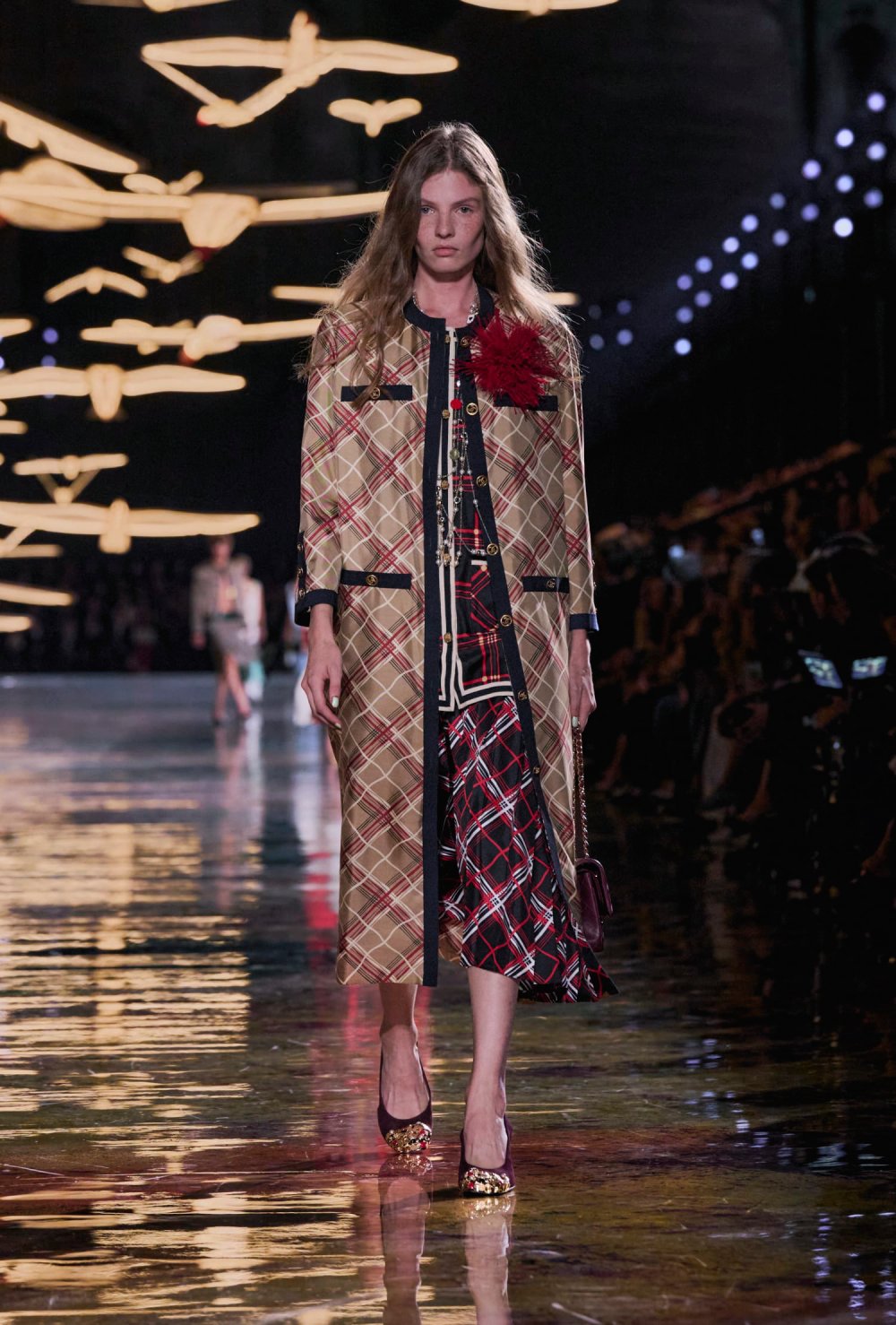 Chanel revisita y reedita sus propias eras para SS27