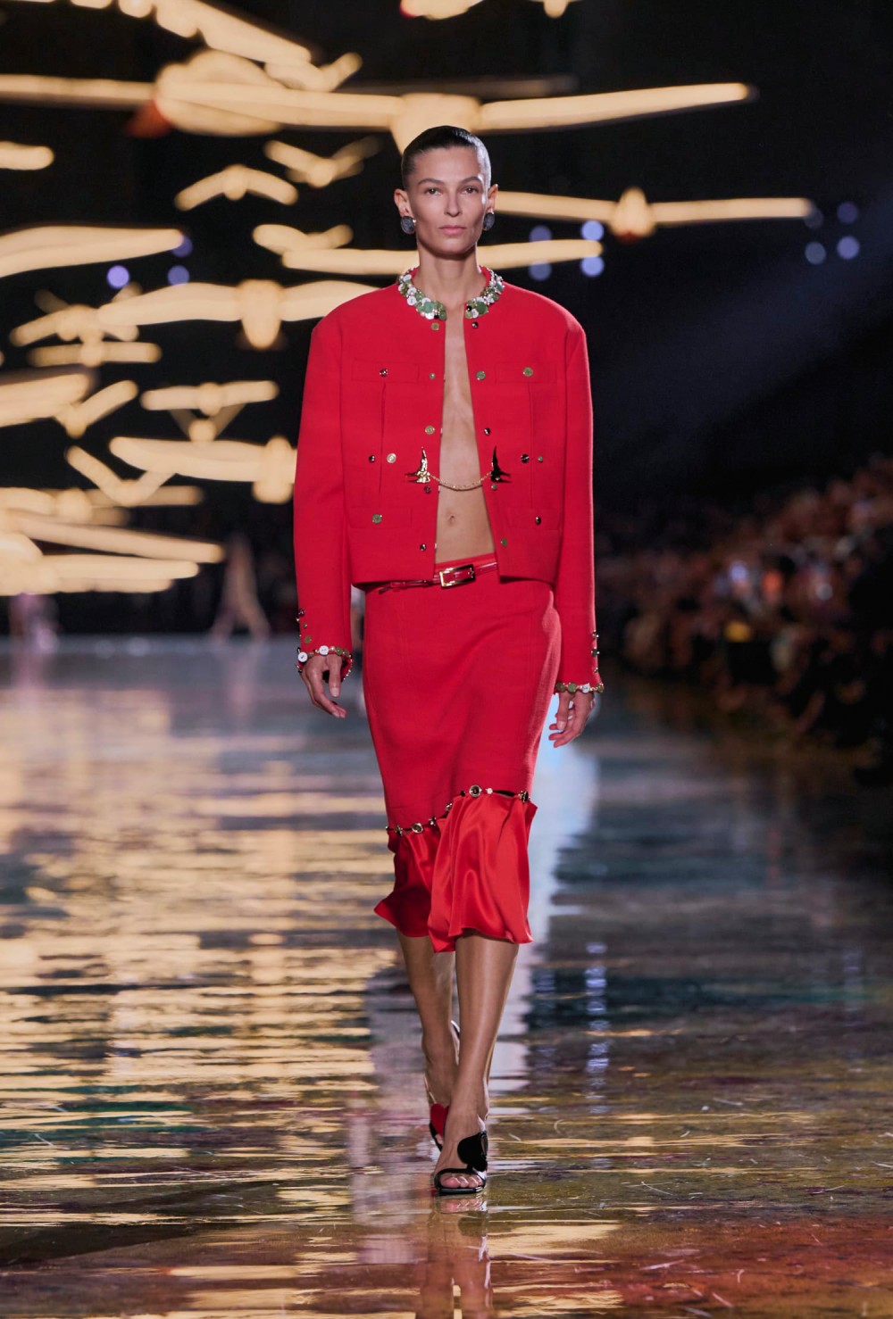 Chanel revisita y reedita sus propias eras para SS27