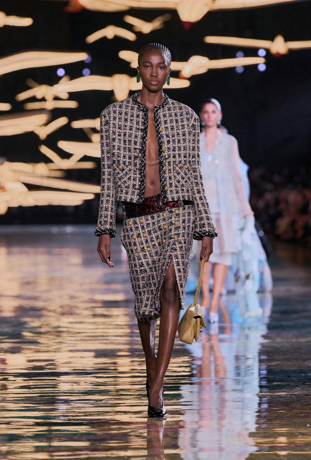 Chanel revisita y reedita sus propias eras para SS27