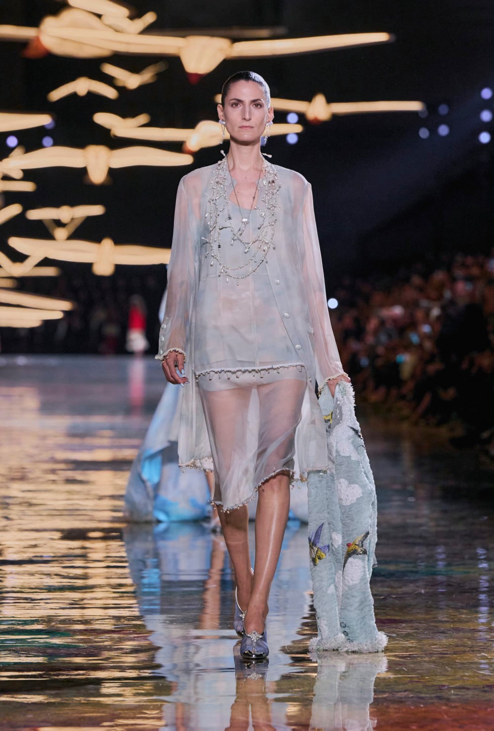 Chanel revisita y reedita sus propias eras para SS27