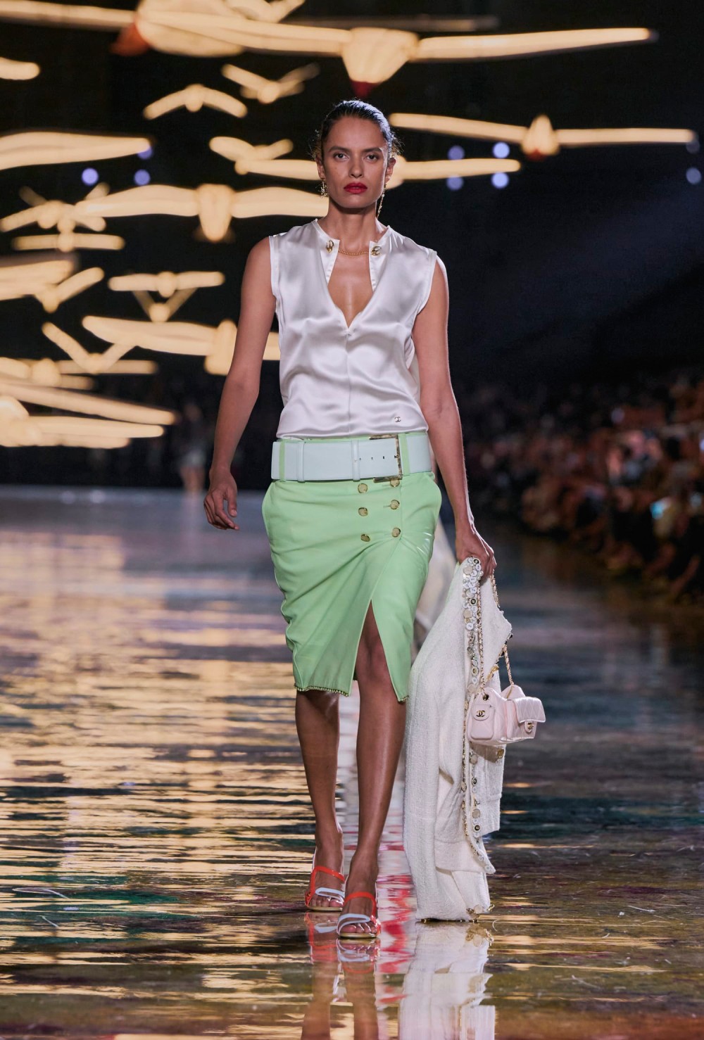 Chanel revisita y reedita sus propias eras para SS27