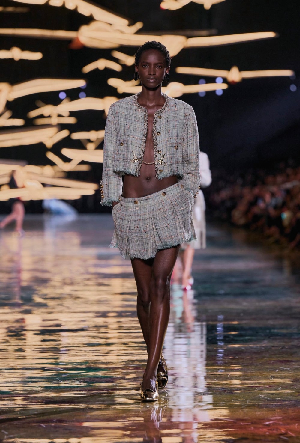Chanel revisita y reedita sus propias eras para SS27