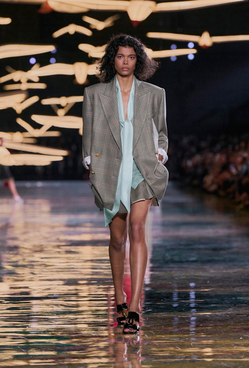 Chanel revisita y reedita sus propias eras para SS27