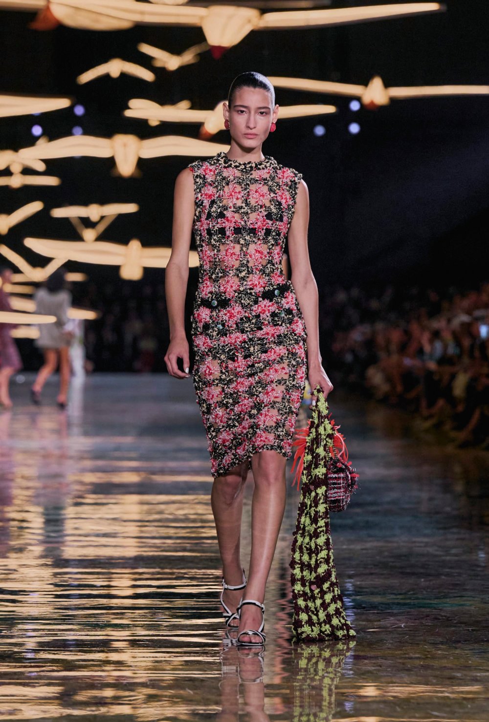 Chanel revisita y reedita sus propias eras para SS27