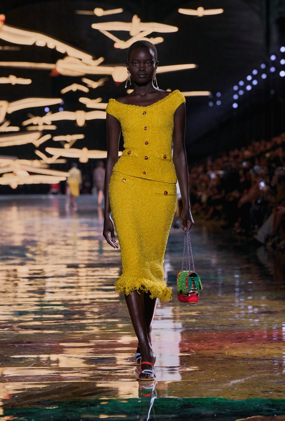Chanel revisita y reedita sus propias eras para SS27