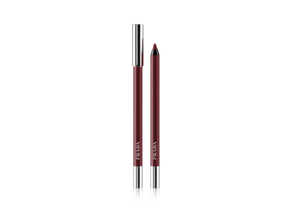 Ni rojo ni negro, este otoño solo marrón de Prada Beauty