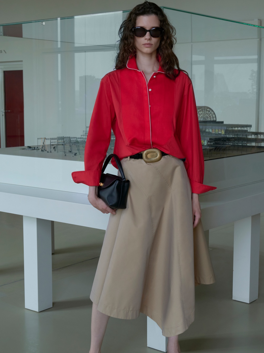 Sandro SS27: vestir con desenfado entre líneas y volúmenes