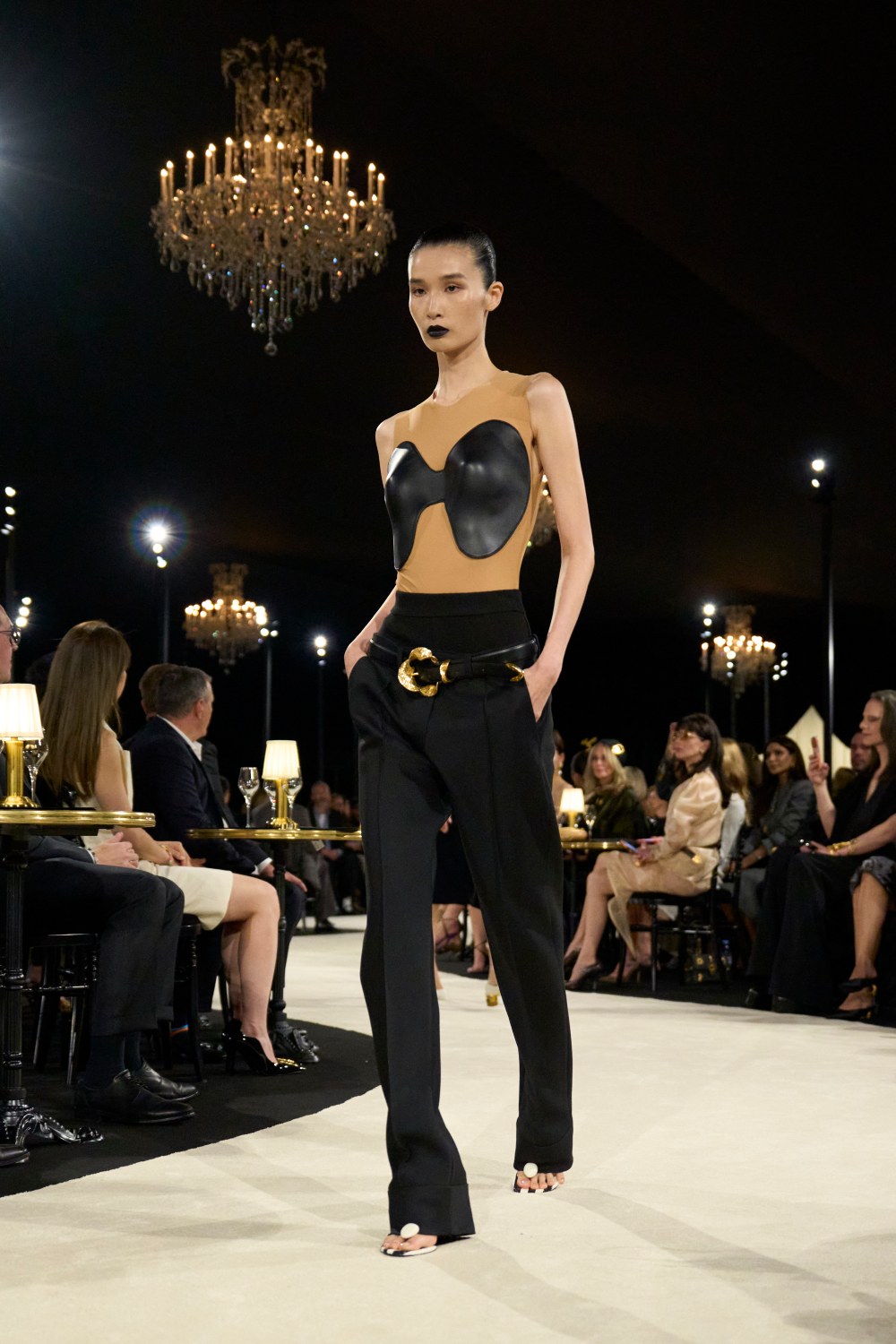 Schiaparelli SS27: surrealismo para después de medianoche