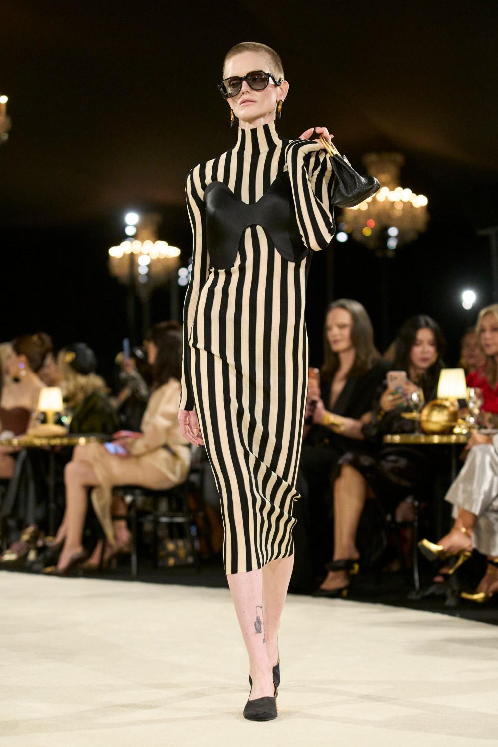 Schiaparelli SS27: surrealismo para después de medianoche