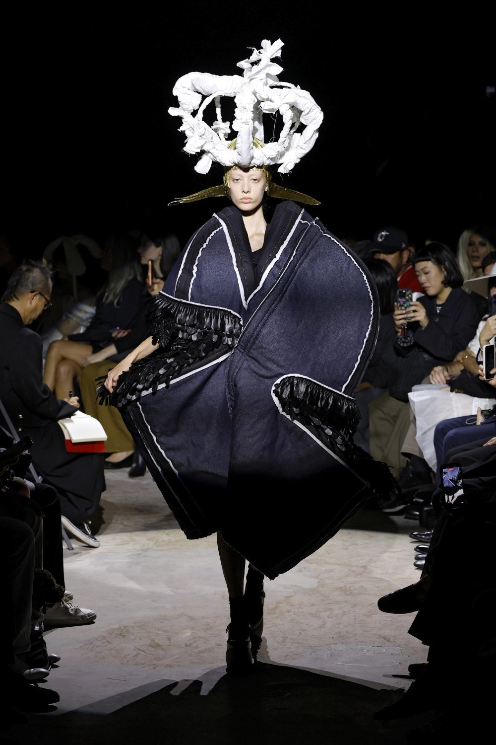 Comme des Garçons fusiona lo regio y lo vulgar para SS27
