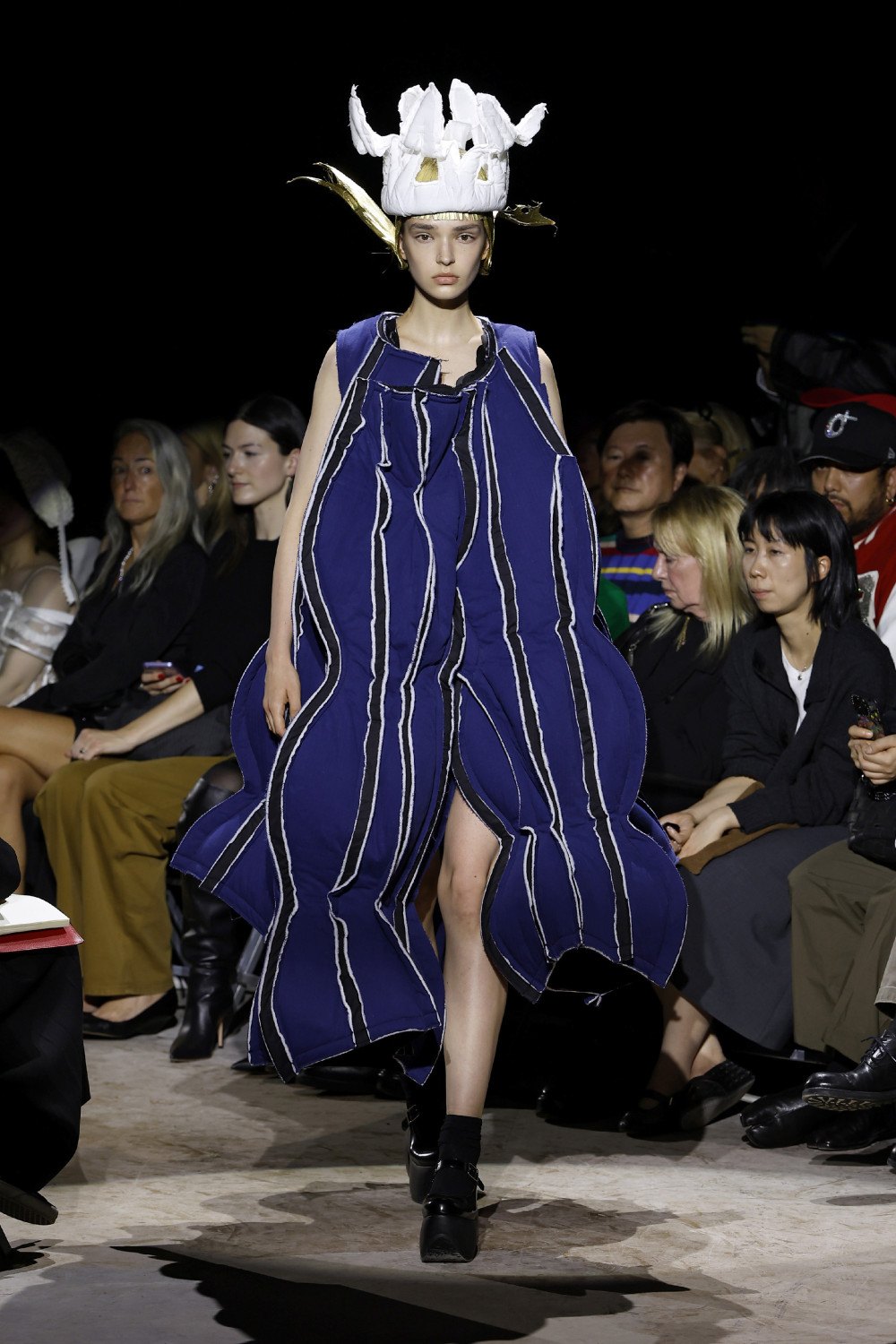 Comme des Garçons fusiona lo regio y lo vulgar para SS27