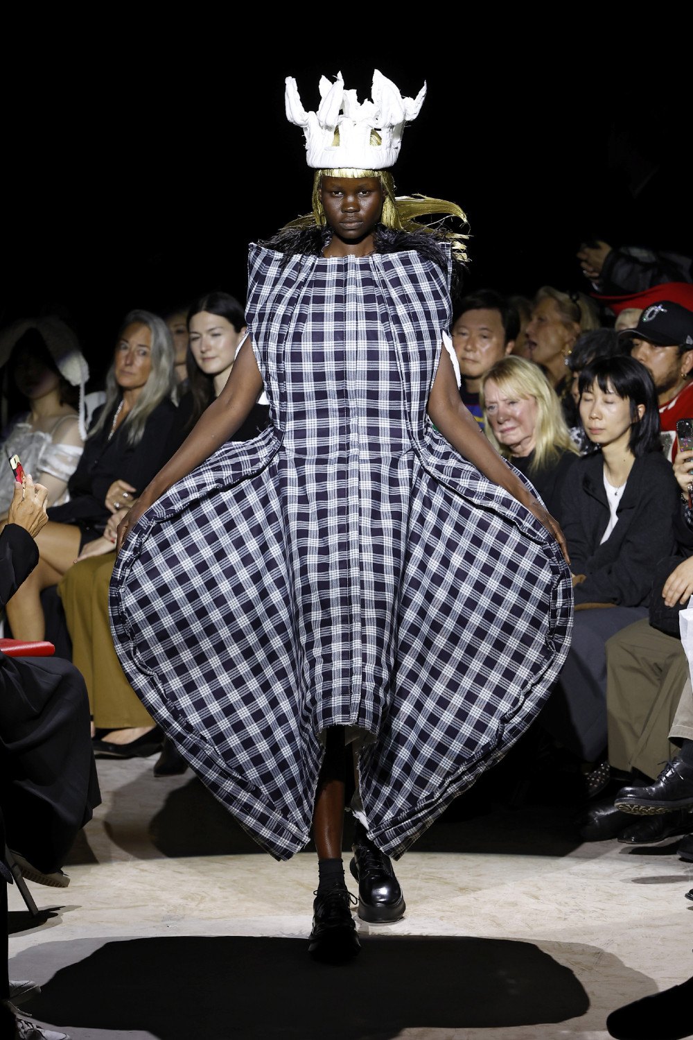Comme des Garçons fusiona lo regio y lo vulgar para SS27