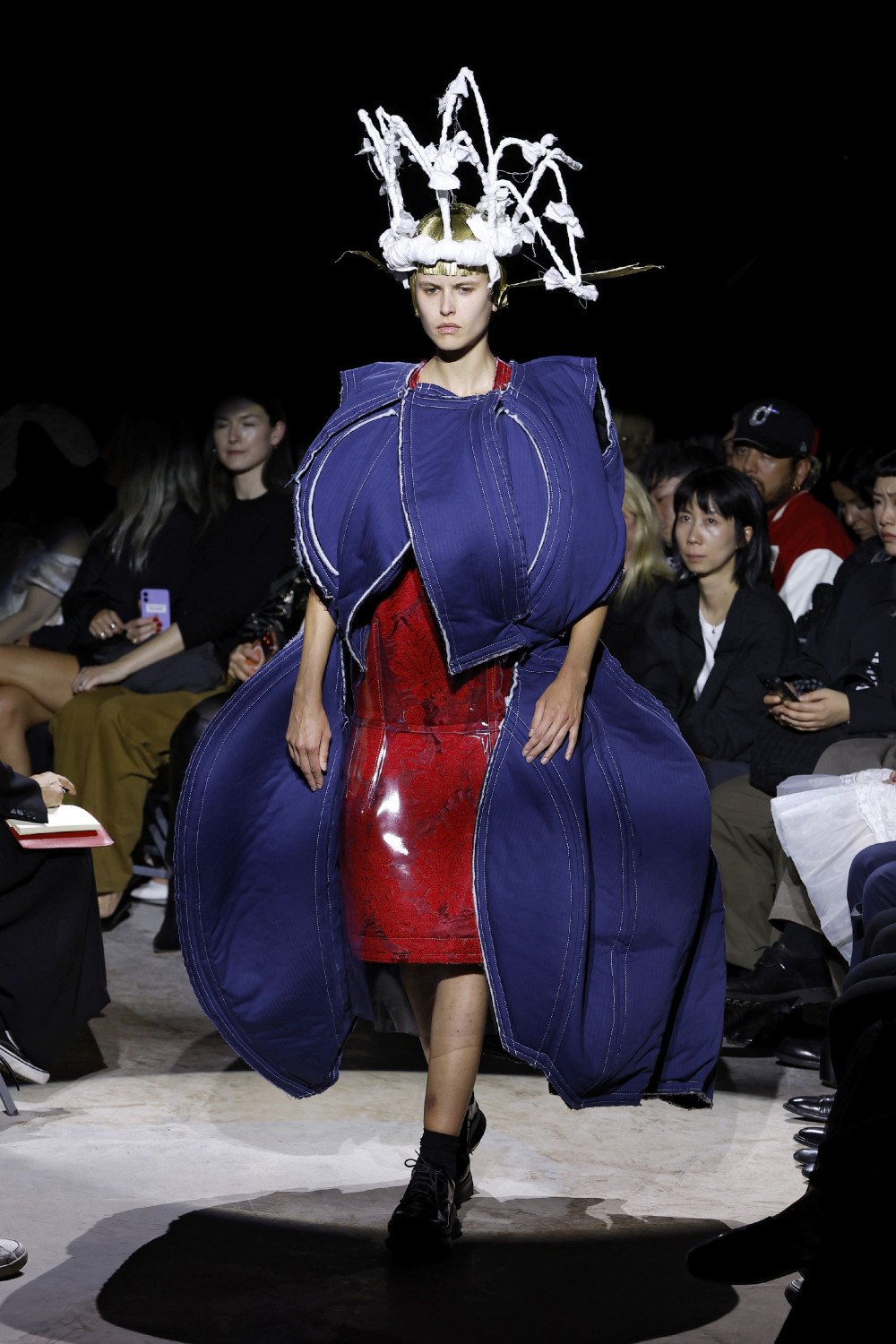 Comme des Garçons fusiona lo regio y lo vulgar para SS27