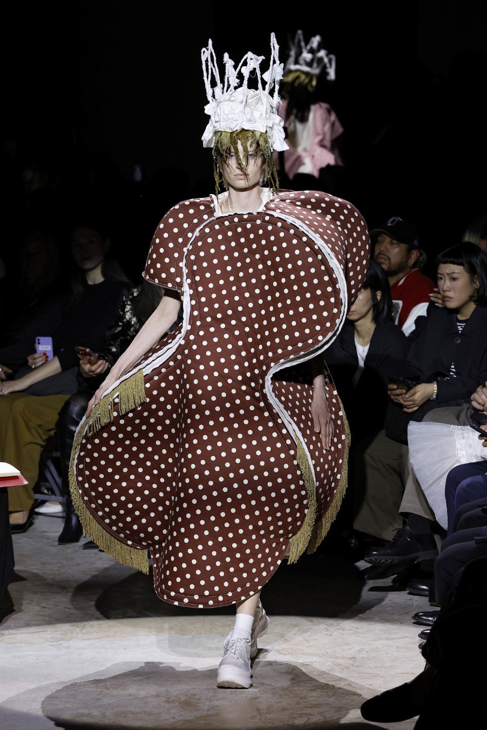 Comme des Garçons fusiona lo regio y lo vulgar para SS27