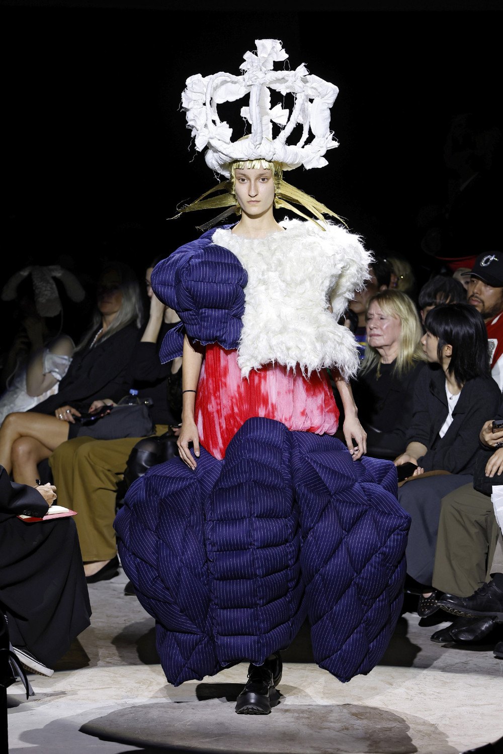 Comme des Garçons fusiona lo regio y lo vulgar para SS27