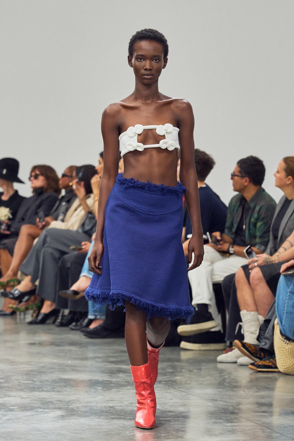 Drew Henry nos presenta un Courrèges más naif con su debut