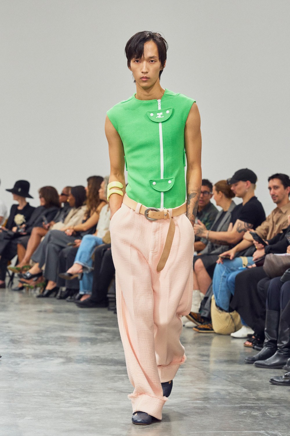 Drew Henry nos presenta un Courrèges más naif con su debut