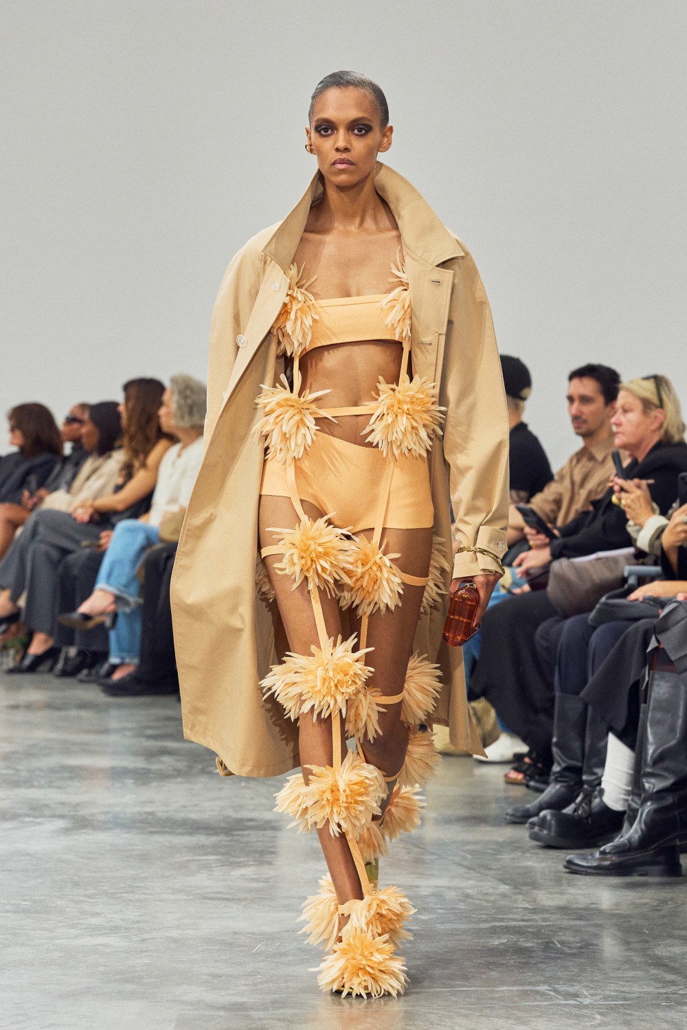 Drew Henry nos presenta un Courrèges más naif con su debut