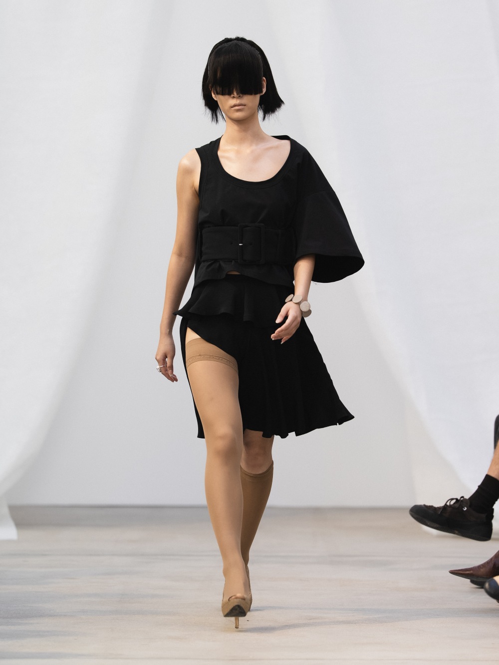 De Pino SS27: el glamour imperfecto de la ropa sencilla