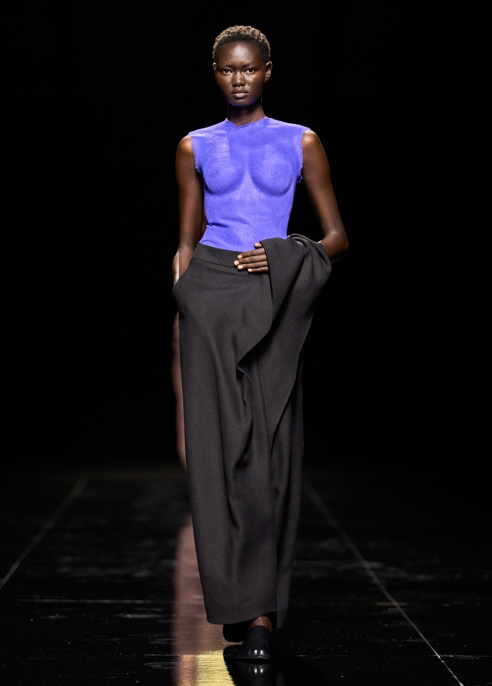 Issey Miyake SS27: convierte el aire en una silueta plisada