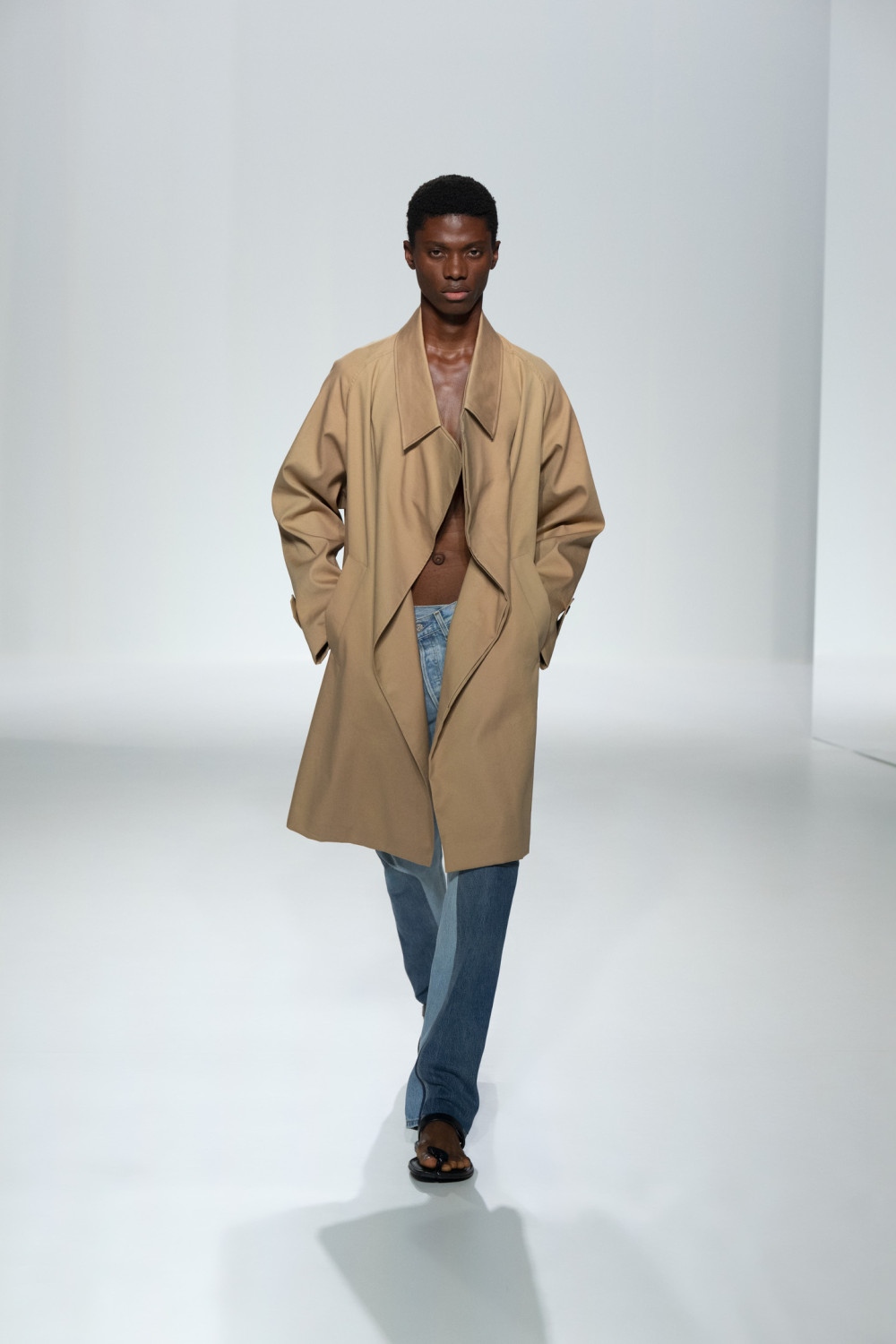 Jean Paul Gaultier SS27 o cómo cambiar la ropa convencional
