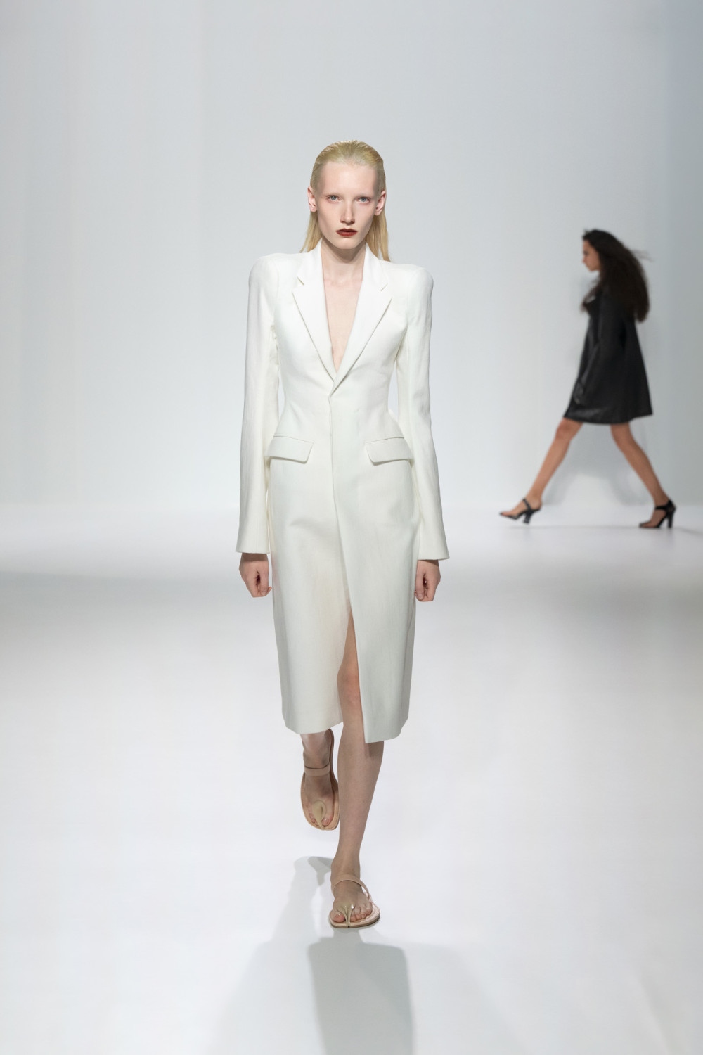 Jean Paul Gaultier SS27 o cómo cambiar la ropa convencional
