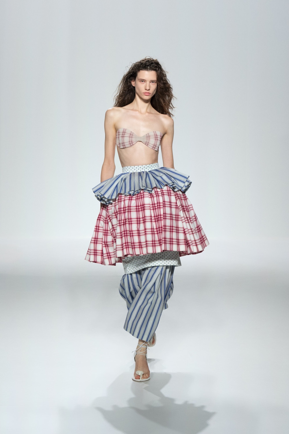 Jean Paul Gaultier SS27 o cómo cambiar la ropa convencional