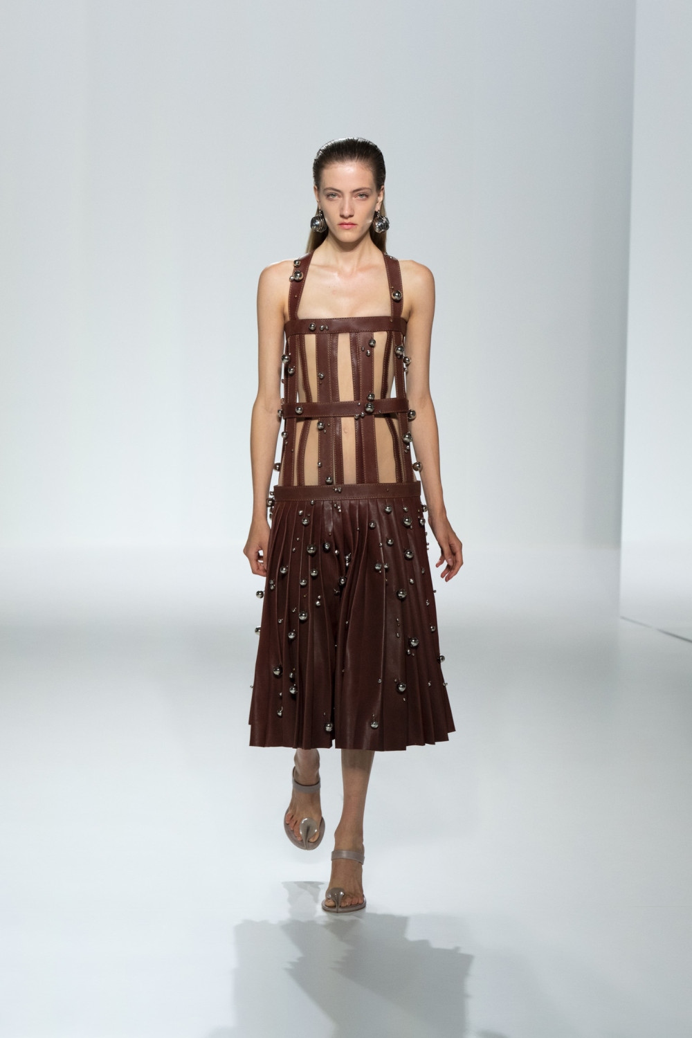 Jean Paul Gaultier SS27 o cómo cambiar la ropa convencional