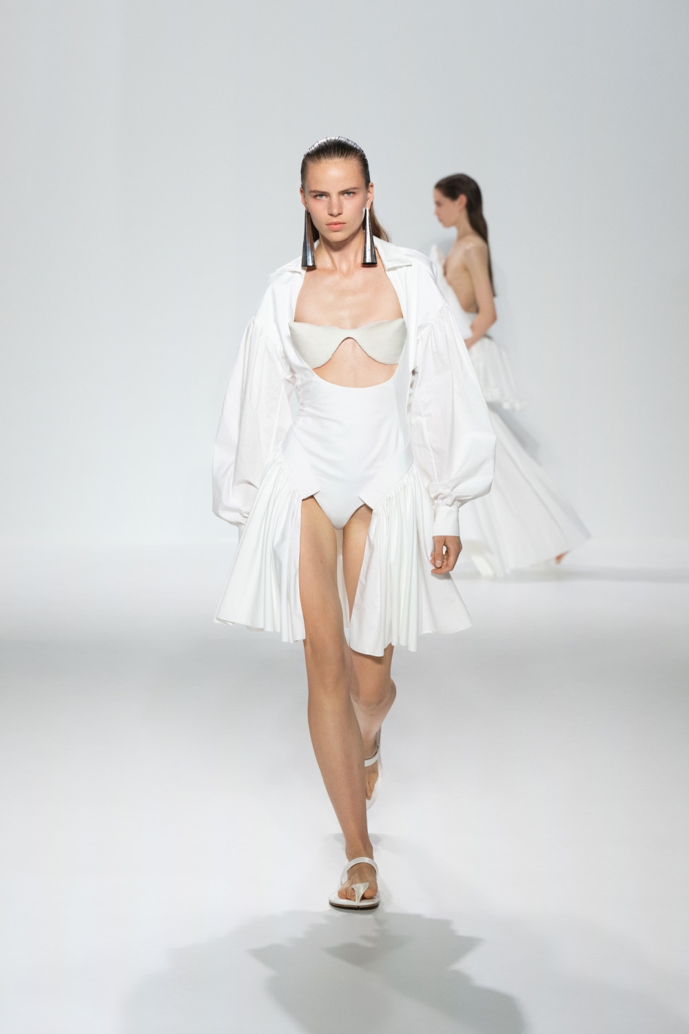 Jean Paul Gaultier SS27 o cómo cambiar la ropa convencional
